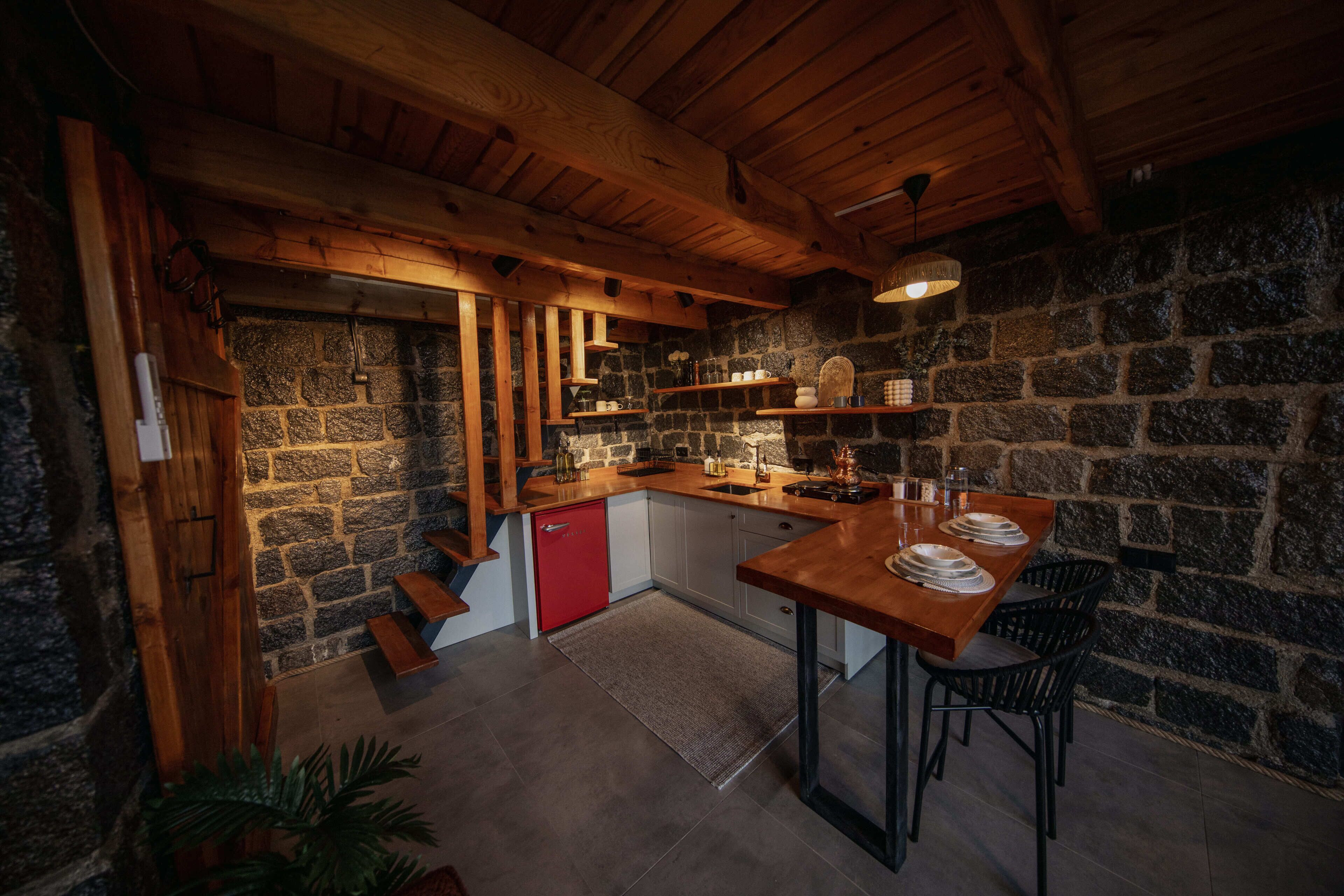 Deluxe Villa, Balcony | Private kitchen | Mini-fridge, cookware/dishes/utensils