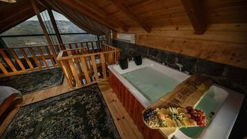Indoor spa tub
