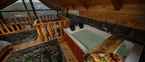 Svit Deluxe - balkong - havsutsikt | Bubbelpool inomhus