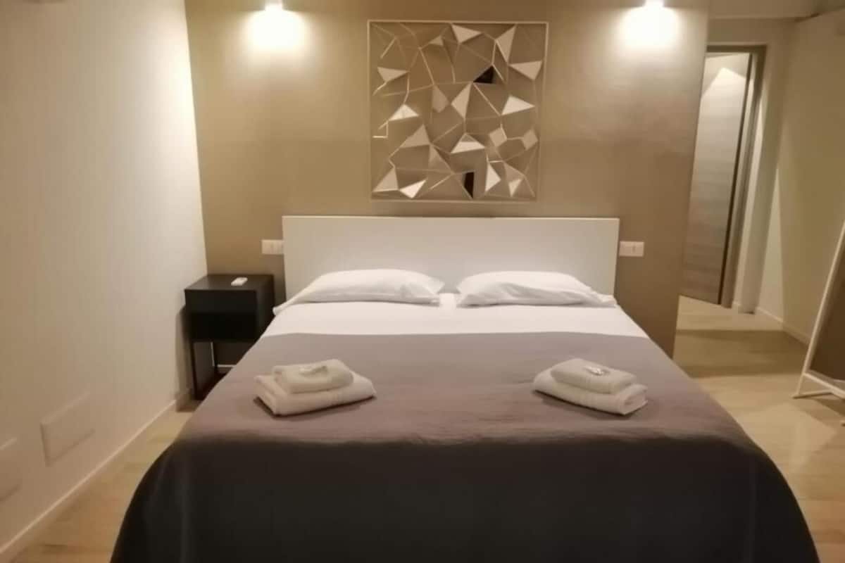Basic Apartment | Iron/ironing board, free WiFi