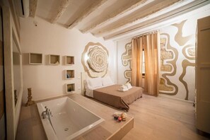 Deluxe Apartment, City View