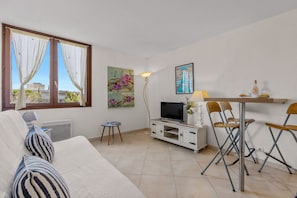 TV - Studio Azur 303A by Sur la mer (Fréjus)