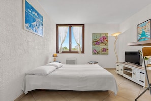 Iron/ironing board, free WiFi, bed sheets - Studio Azur 303A by Sur la mer (Fréjus)