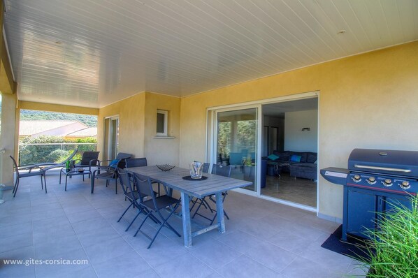 Outdoor dining - Vrbo Property (SOLLACARO)