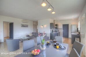 Interior - Vrbo Property (SOLLACARO)