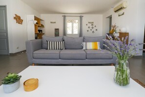 Living area - Vrbo Property (MONTEGROSSO)