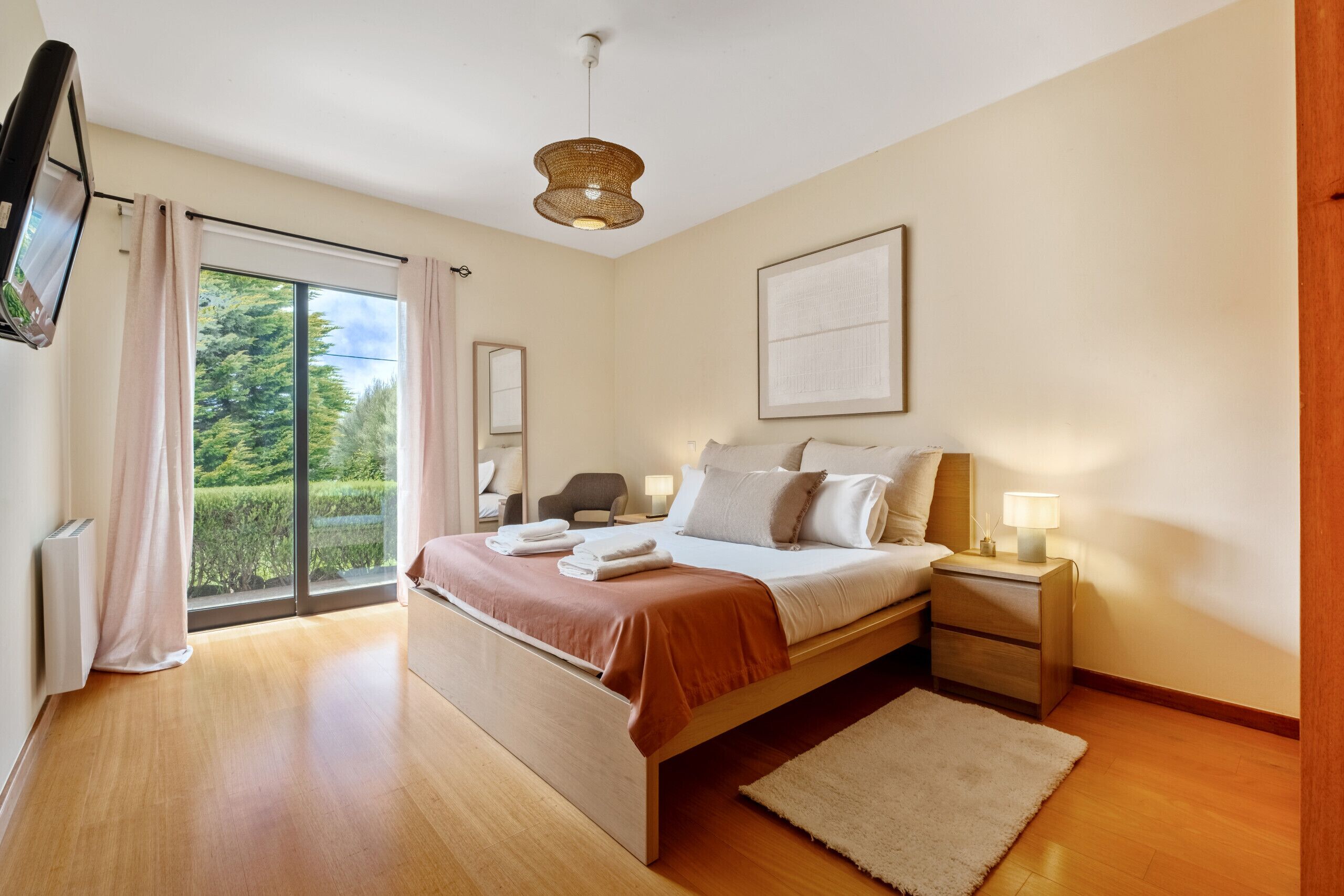 Caja de seguridad en la habitación, wifi gratis y ropa de cama 