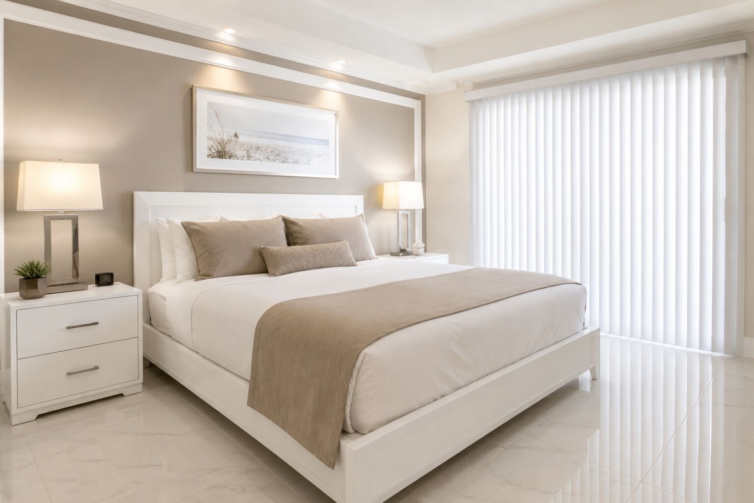 Deluxe Room | Iron/ironing board, free WiFi