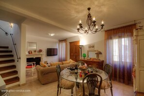 Living area - Vrbo Property (CALENZANA)