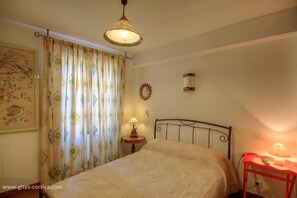 Room - Vrbo Property (CALENZANA)