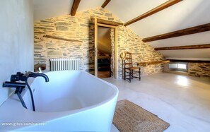 Bathroom - Vrbo Property (PENTA DI CASINCA)