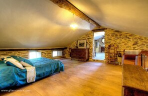 Room - Vrbo Property (PENTA DI CASINCA)