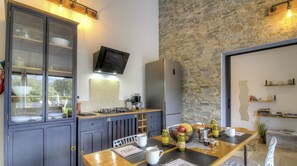 Private kitchen - Vrbo Property (SOTTA)