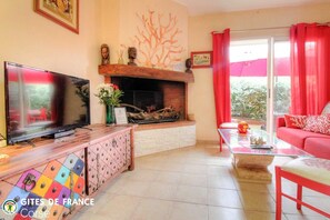 Living area - Vrbo Property (PIANOTTOLI CALDARELLO)