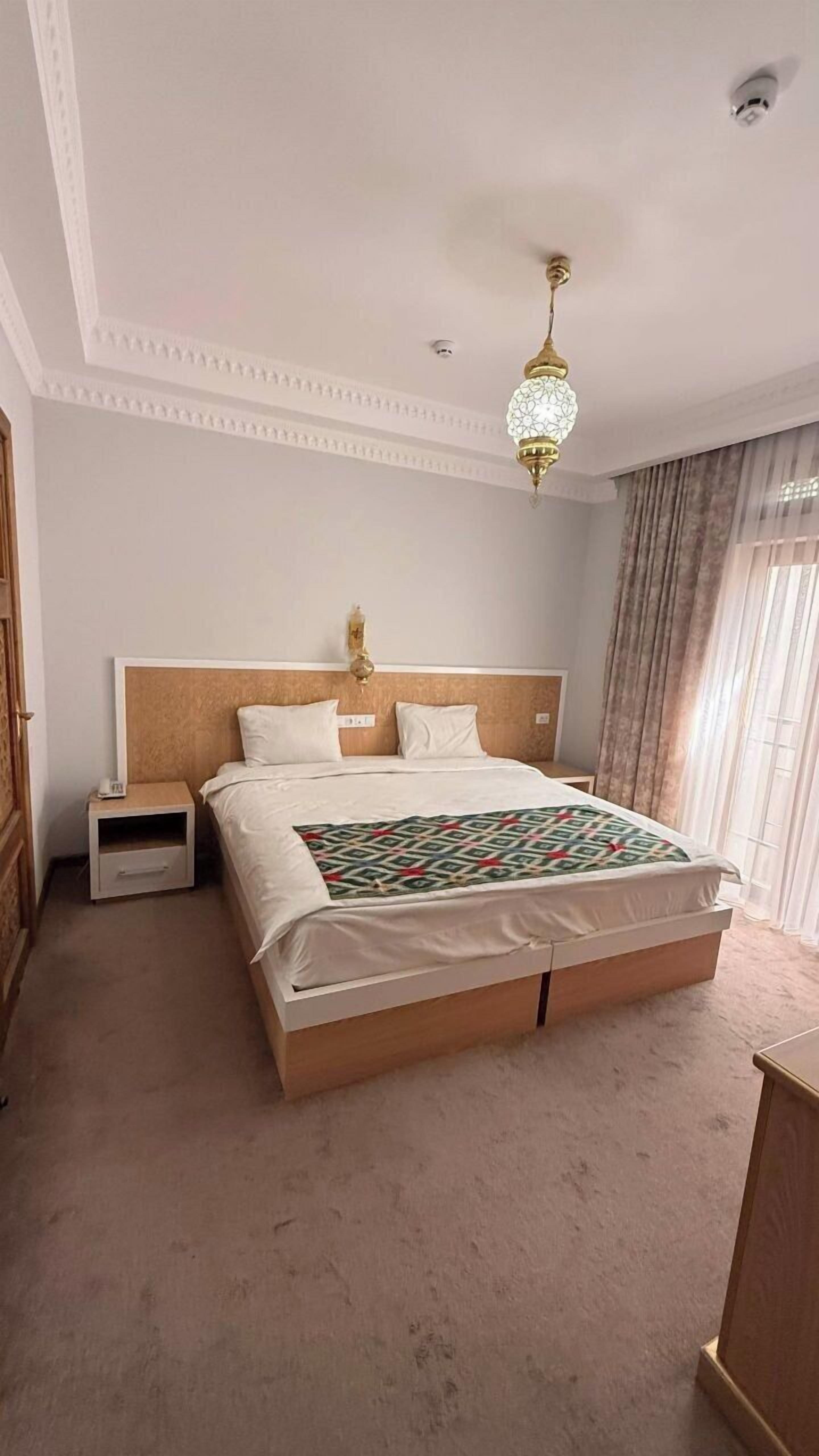 Deluxe Double Room, Patio, Garden View | Desk