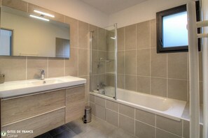 Bathroom - Vrbo Property (AJACCIO)