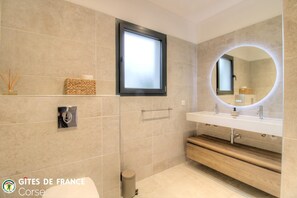 Bathroom - Vrbo Property (AFA)