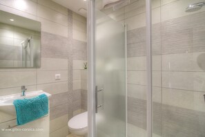 Bathroom - Vrbo Property (OLMETO)