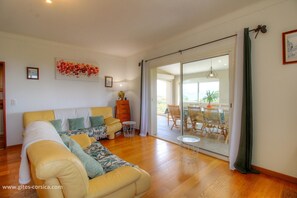 Living area - Vrbo Property (OLMETO)