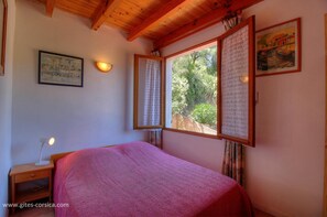 Room - Vrbo Property (PORTO POLLO)