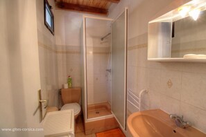 Bathroom - Vrbo Property (PORTO POLLO)