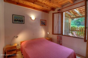 Room - Vrbo Property (PORTO POLLO)