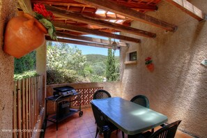 Outdoor dining - Vrbo Property (PORTO POLLO)