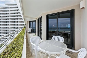 Outdoor dining - Eden Condominiums 4 Bedroom E 703! 4 Bedroom unit with a Terrace Balcony (Pensacola)