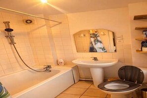 Towels, toilet paper