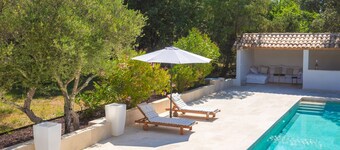 Guest Room 'Chambre Rez De Terrasse' with Mountain View, Wi-Fi, and Air Conditioning
