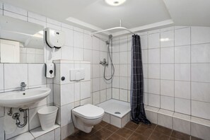 Dusche, Handtücher, Seife, Toilettenpapier