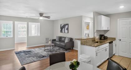 Cozy 2 Bedroom Apartment Stay