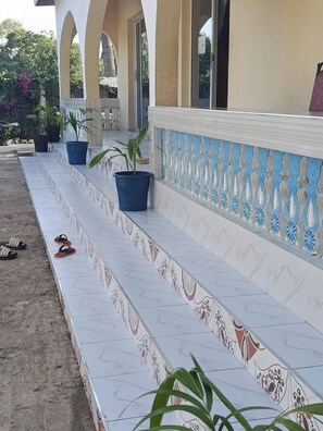 Exterior - DZOMBO VIEW GARDENS HOTEL (menza mwenye)