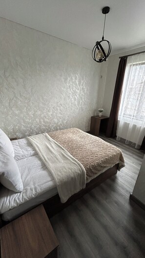 Room - Fantastic 4-bedroom hotel in charming Mtskheta-Mtianeti perfect for groups (Mtskheta-Mtianeti)