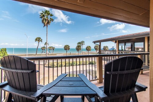 Beachfront Bliss Panoramic Ocean Views Sleeps 33