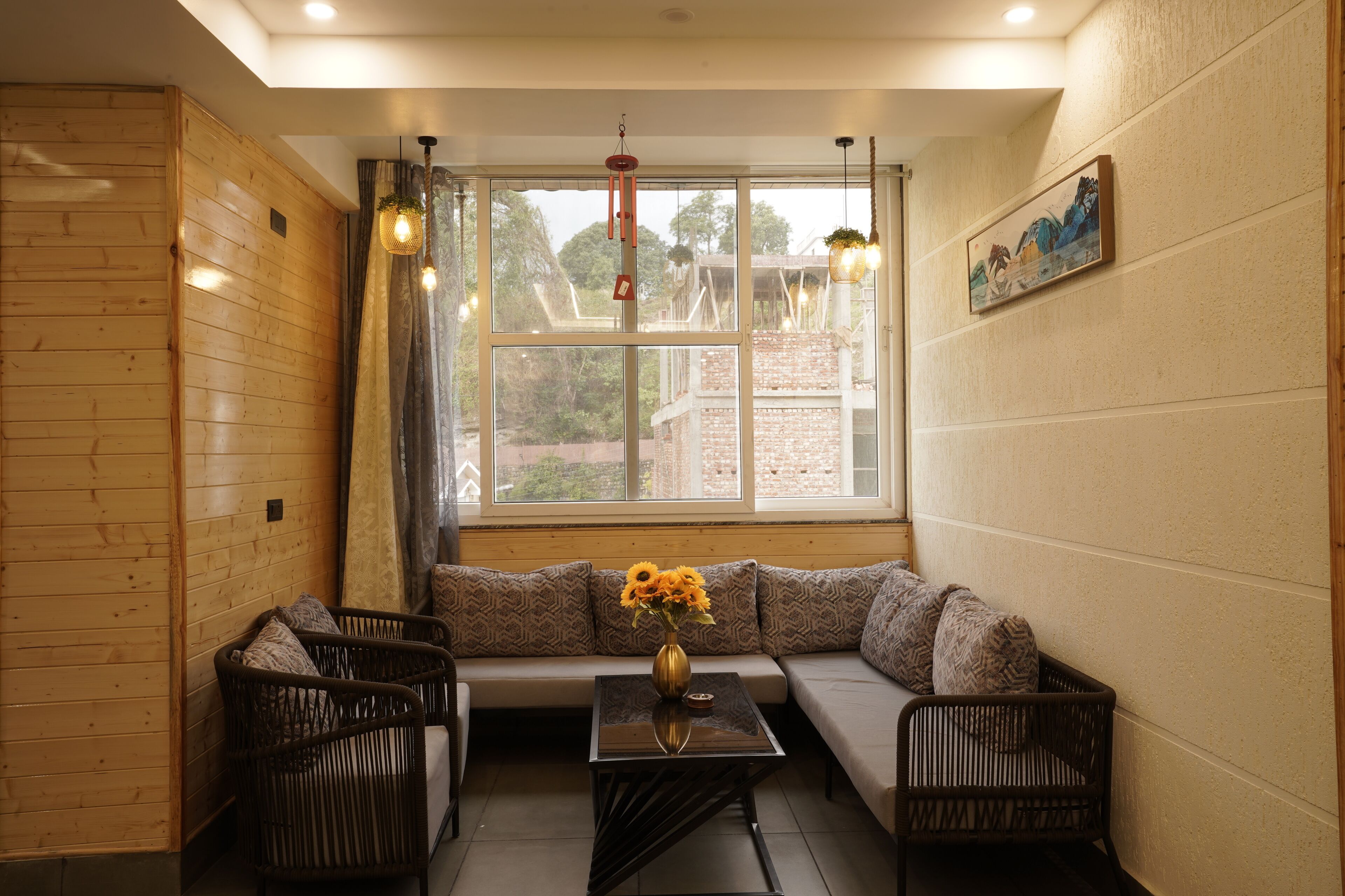 Luxury Triple Room | Desk, laptop workspace, iron/ironing board, free WiFi