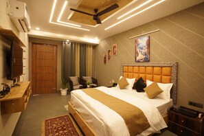 Kamar Mewah, pemandangan bukit | Meja kerja, ruang kerja ramah laptop, dan setrika/meja setrika