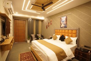 Kamar Mewah, pemandangan bukit | Meja kerja, ruang kerja ramah laptop, dan setrika/meja setrika