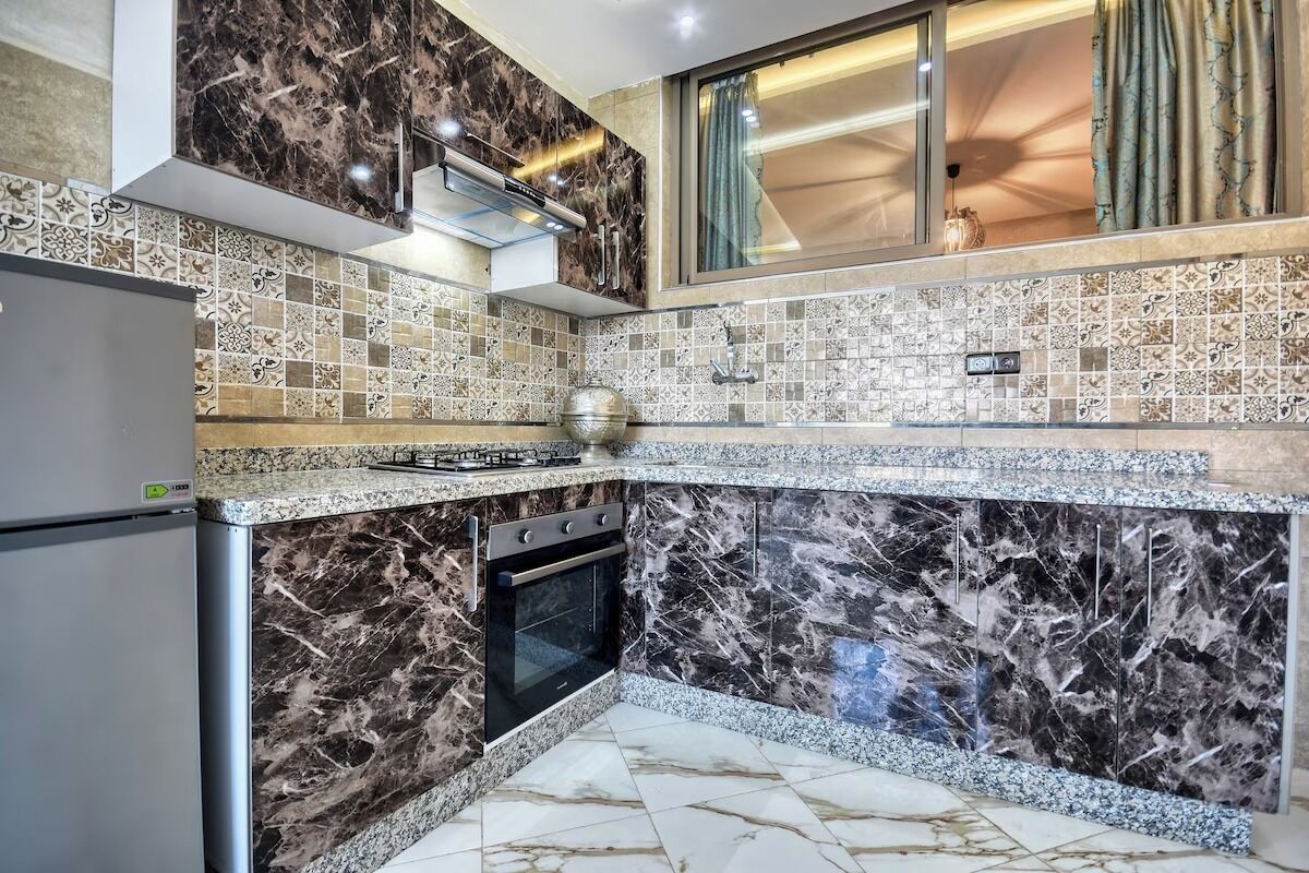 Family Apartment, 3 Bedrooms, Mountain View | Private kitchen