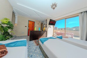 Individually decorated, individually furnished, laptop workspace - HoneyPath (Agadir)