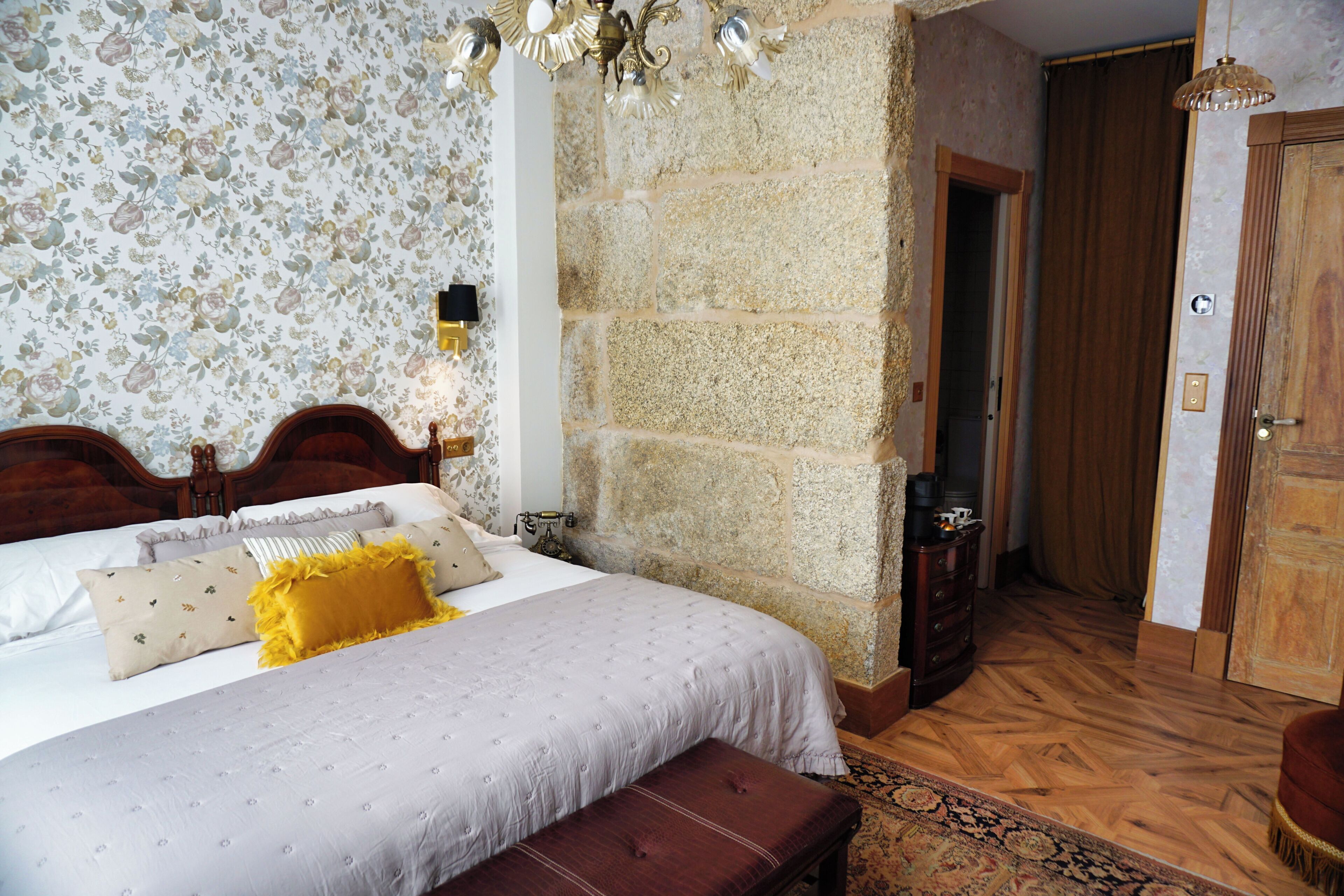 Gallery Suite, City View | Premium bedding, down comforters, memory foam beds, minibar