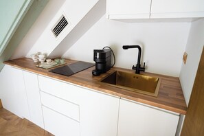 Luxury Suite, Balcony, City View | Private kitchen - Hotel Boutique Cata & Rose (O Grove)