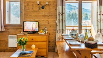 Chalet | Dining