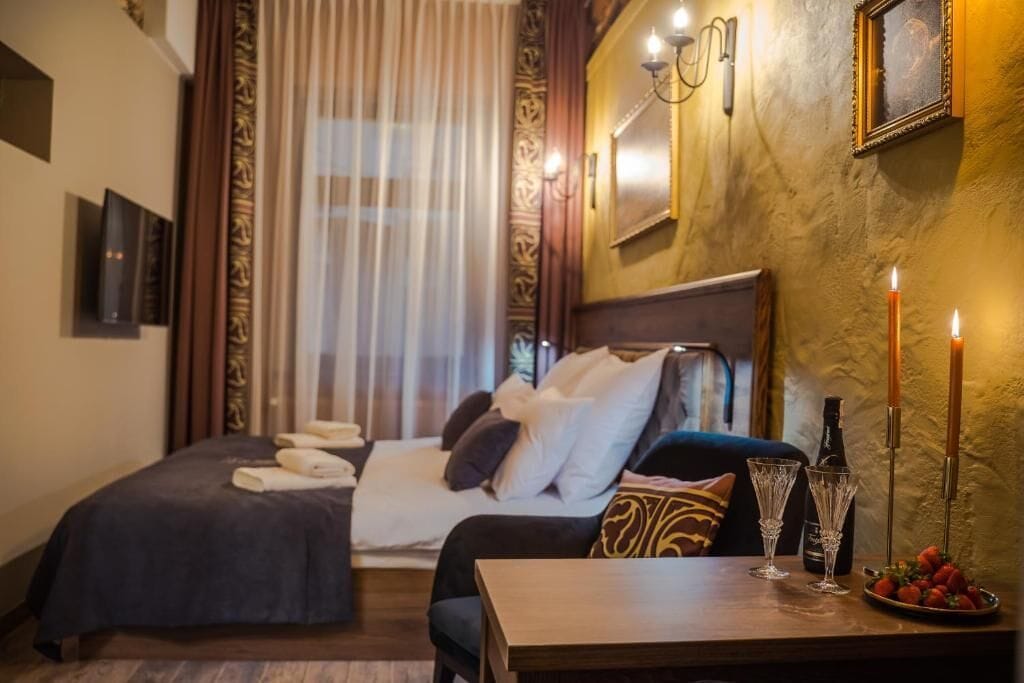 Standard Double Room, City View | Individually furnished, iron/ironing board, bed sheets