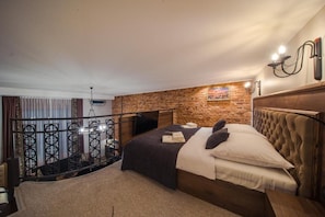 Comfort appartement, uitzicht op binnenplaats | Individueel gemeubileerd, een strijkplank/strijkijzer, beddengoed