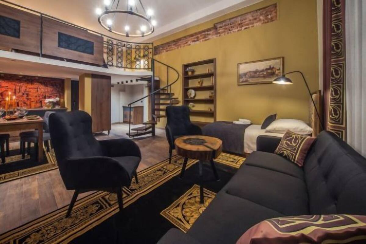 Apartemen Comfort, pemandangan halaman | Setrika/meja setrika dan dilengkapi dengan perabotan berbeda-beda