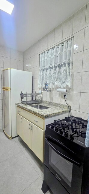 Private kitchen - Vrbo Property (Cabo Frio)