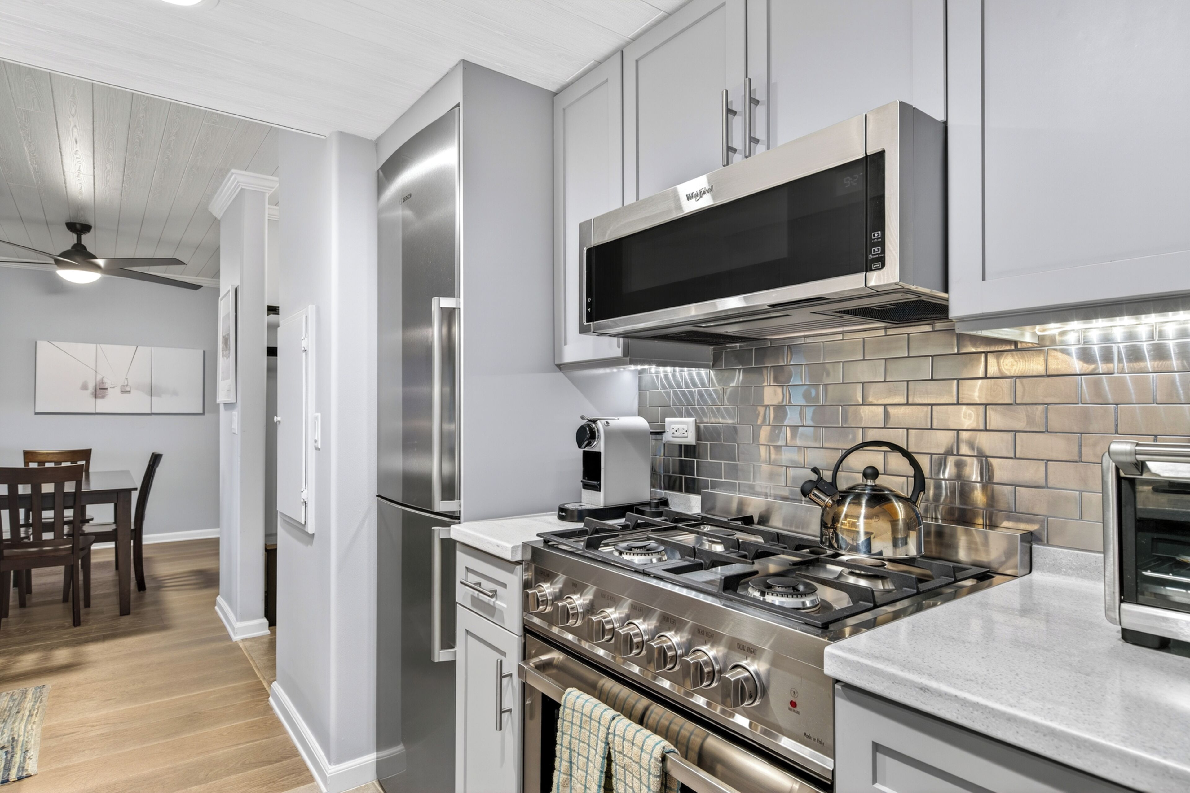 Fridge, microwave, stovetop, dishwasher