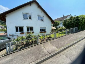 Property grounds - Apartment 'Ruhe Und Entspannung' with Private Terrace, Private Garden and Wi-Fi (Kandern)