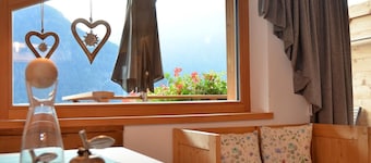 Apartment 'Alpenblau' with Mountain View, Balcony and Wi-Fi